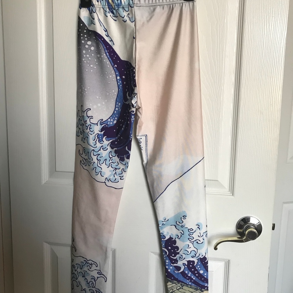 “THE WAVE” Inspired Leggings